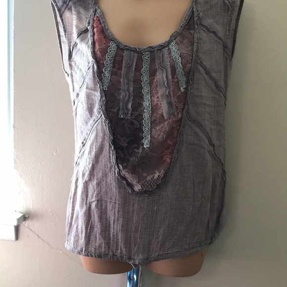 Lulumari Tops - Sleeveless top Lulumari Tops - Sleeveless top
